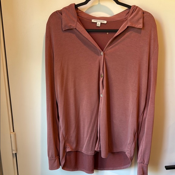 Green Envelope Los Angeles Women's Mauve Button-Up Top - Picture 1 of 5